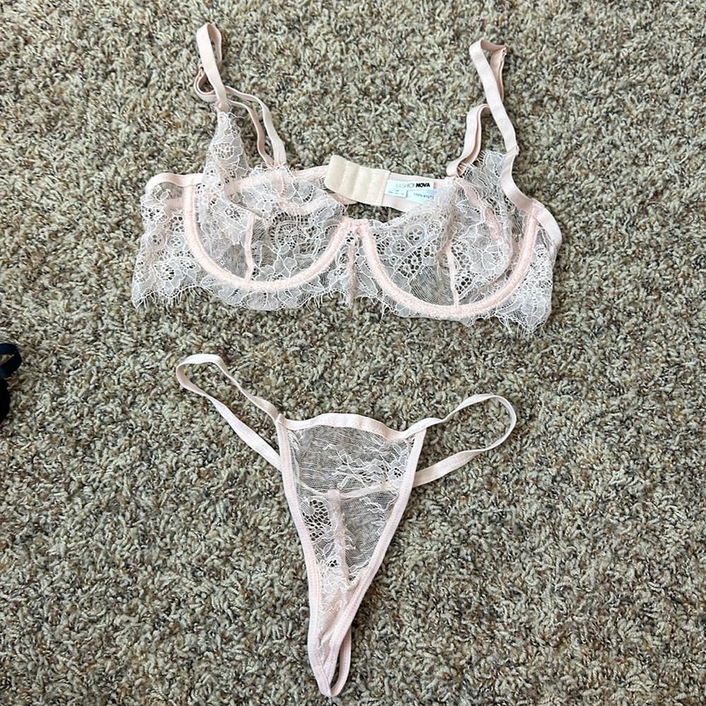Pink lace set